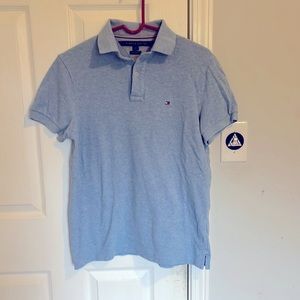 Women’s small Tommy Hilfiger golf shirt. In great shape blue